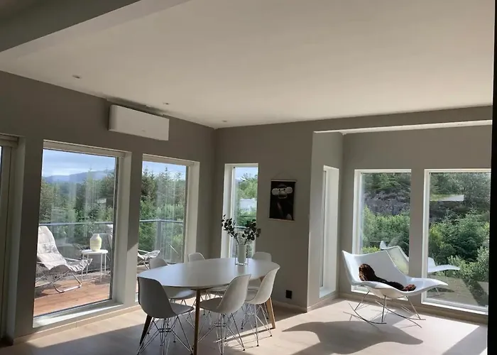 With Jacuzzi Bjoroyna