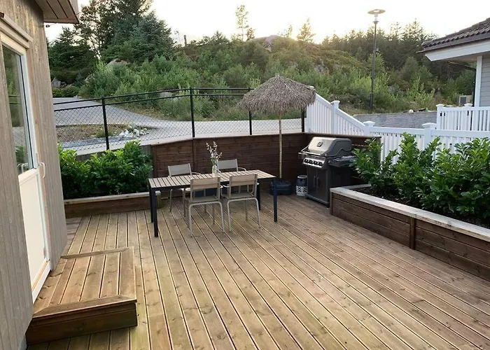 With Jacuzzi Villa Bjoroyna