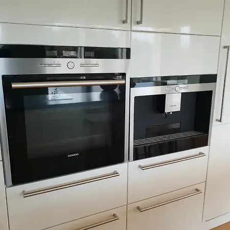 With Jacuzzi Bjoroyna